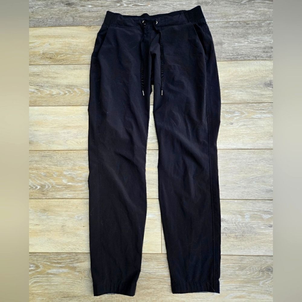 Athleta black joggers sport material size 0 comfortable